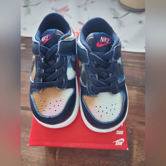 Nike Dunk Low SE - Picture 6 of 11